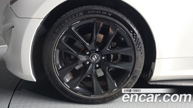 Hyundai Genesis из Кореи Encar