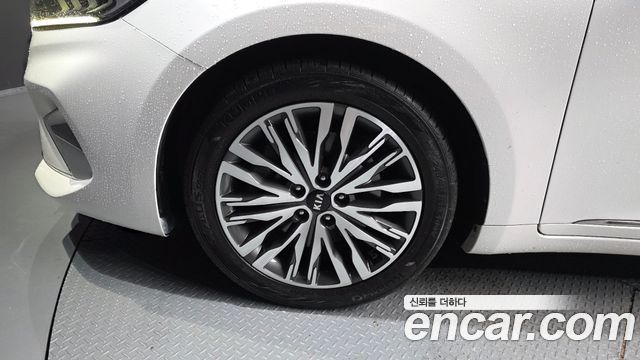 Kia K7 из Кореи Encar