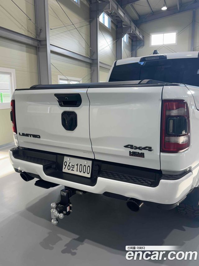 Dodge Ram Pick Up 5.7 — пробег 29 800 км — фото 2 из 5