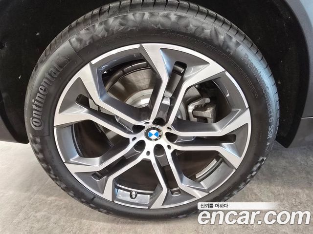 BMW X5 xDrive 50e xLine — пробег 4 506 км — фото 5 из 5