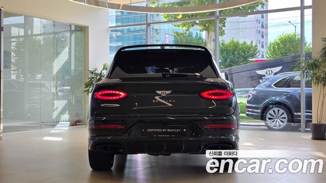 Bentley Bentayga 4.0 V8 S — пробег 9 999 км — фото 5 из 5