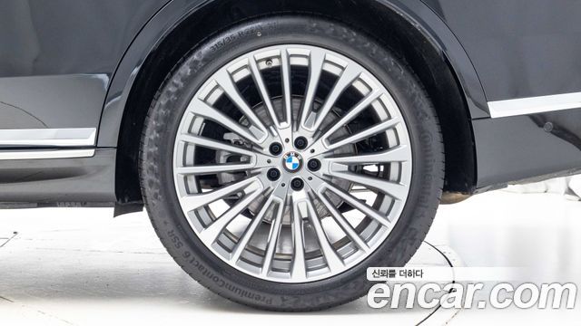 BMW X7 xDrive 40i Design Pure Excellence 6-Seater — пробег 4 600 км — фото 5 из 5