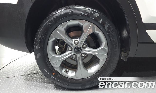 Kia Seltos из Кореи Encar