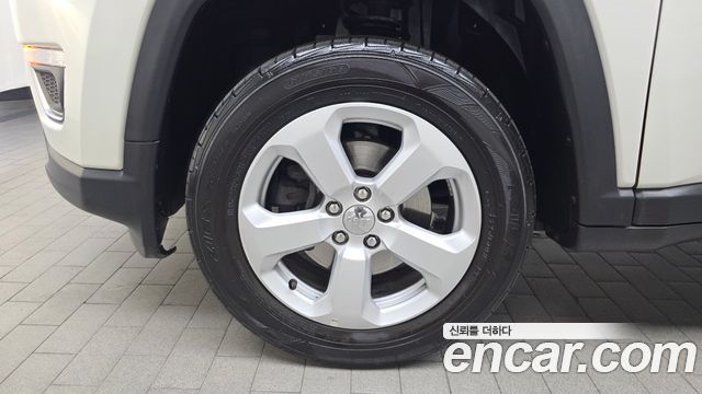 Jeep Compass 2.4 Limitied AWD — пробег 25 544 км — фото 5 из 5