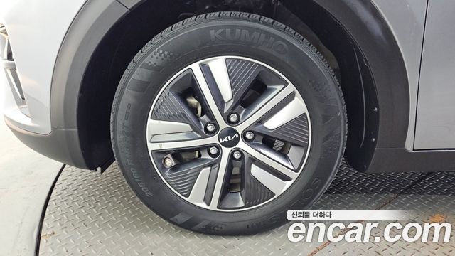 Kia Niro 1.6 HEV Prestige — пробег 78 330 км — фото 5 из 5