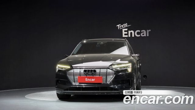 Audi e-tron 50 Quattro Sportback — пробег 75 472 км — фото 3 из 5
