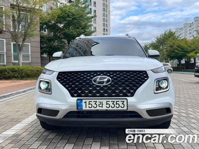 Hyundai Venue 1.6 Flux — пробег 16 864 км — фото 2 из 5