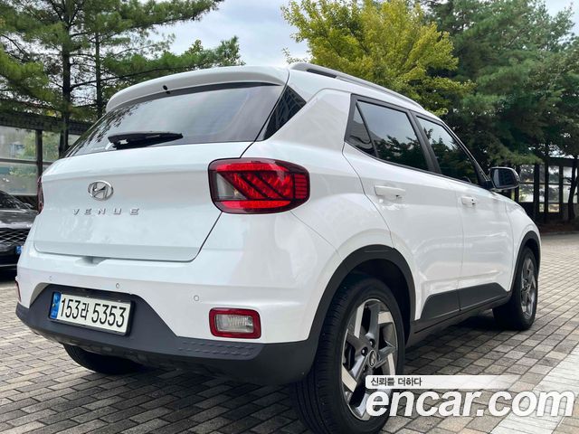 Hyundai Venue 1.6 Flux — пробег 16 864 км — фото 4 из 5