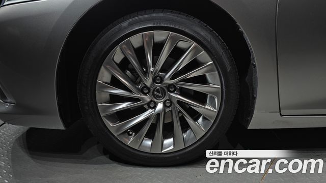 Lexus ES Executive — пробег 55 799 км — фото 5 из 5