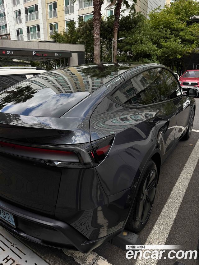 Tesla Model Y RWD — пробег 30 000 км — фото 3 из 5