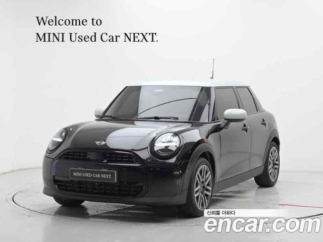 Mini Cooper 5Door Classic — пробег 85 км — фото 1 из 5